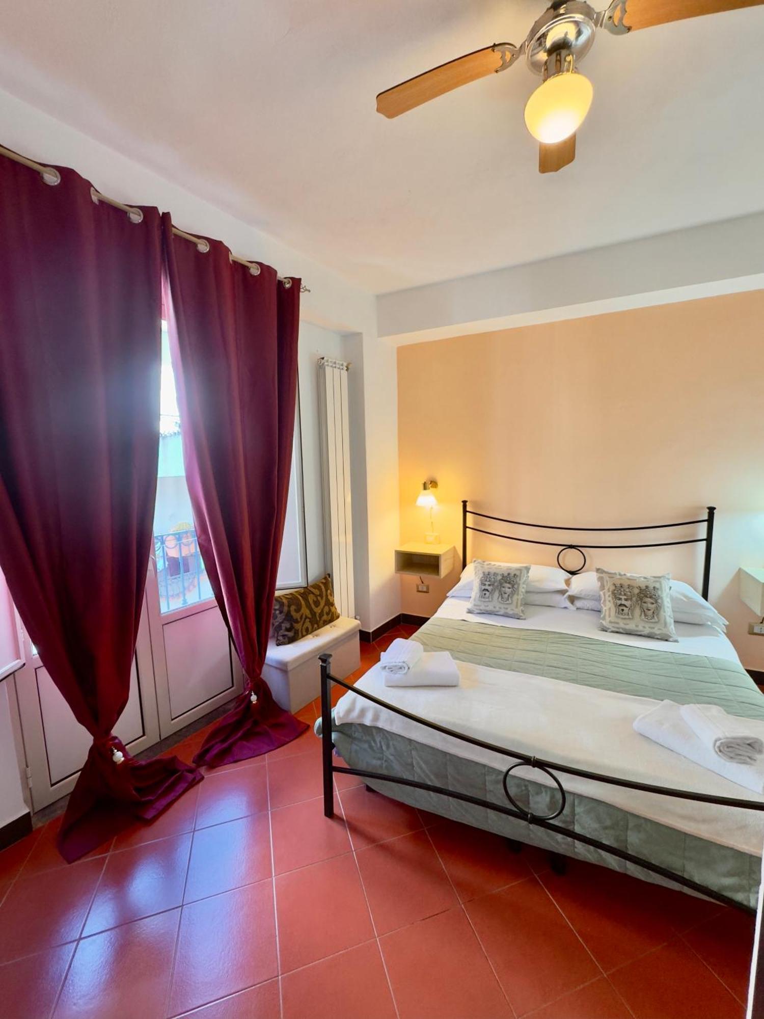 Bed & Breakfast Taorminas Sun Central Boutique Guesthouse & Suites Taormina