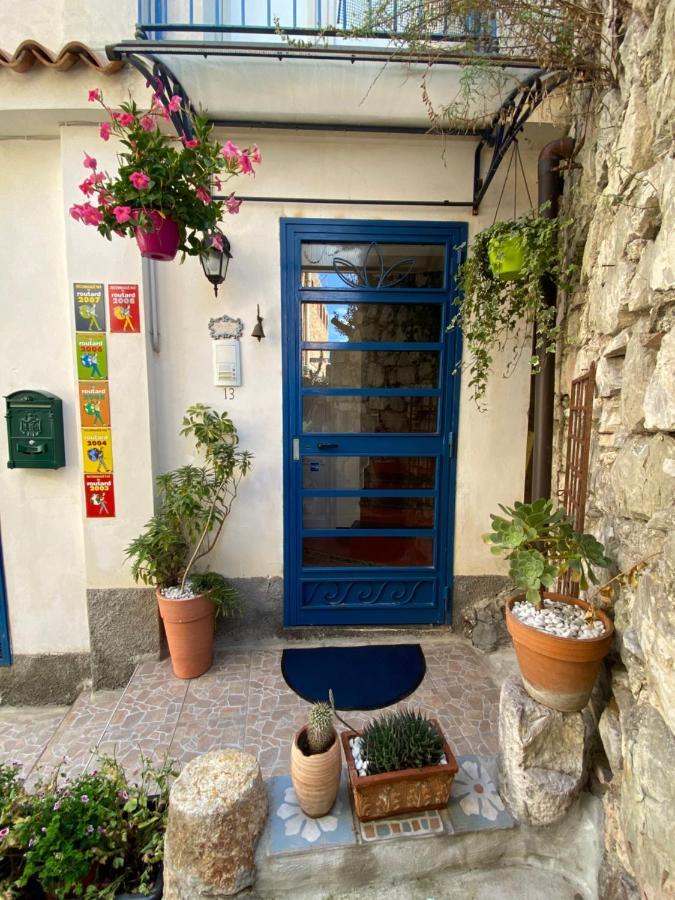 Taorminas Sun Central Boutique Guesthouse & Suites Bed & Breakfast 3*